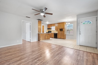 1206 Joslin St, Cleburne, TX 76033 - photo 5