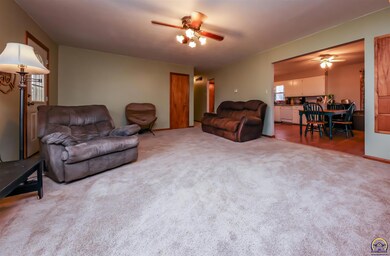 304 E James St, Mayetta, KS 66509 - photo 2