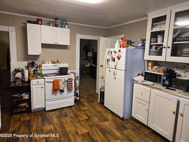 322 Oak St, Dunmore, PA 18512 - photo 2