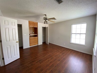 924 W Coffin St, Denison, TX 75020 - photo 7