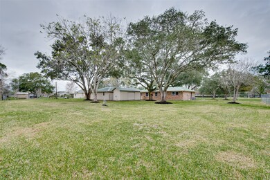 47 Boreas Dr, Alvin, TX 77511 - photo 5