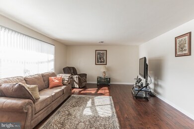 1581 Franklin Dr, Pottstown, PA 19465 - photo 4