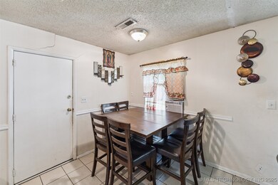 8909 E 47th St, Tulsa, OK 74145 - photo 4