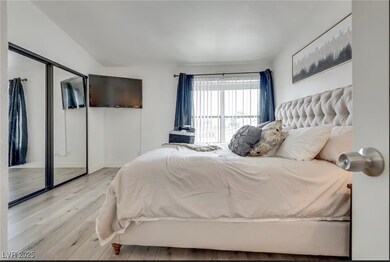 unlisted-address, Las Vegas, NV 89103 - photo 4