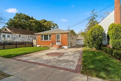 1040 Brookside Ave, Uniondale, NY 11553 - photo 2