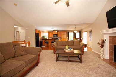 601 Forrest View Ct, Raymore, MO 64083 - photo 7