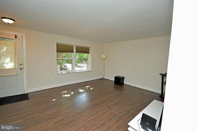 8658 Bent Arrow Ct, Springfield, VA 22153 - photo 7