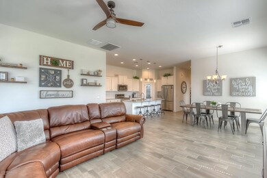 Family room (1)-FULL