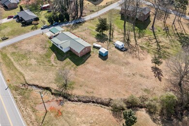 200 Evergreen Dr, Walhalla, SC 29691 - photo 6