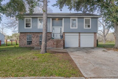 408 Gleneagles Dr, Friendswood, TX 77546 - photo 2