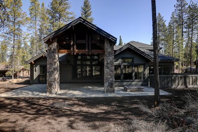 56239 Sable Rock Loop RE SHOOT-6