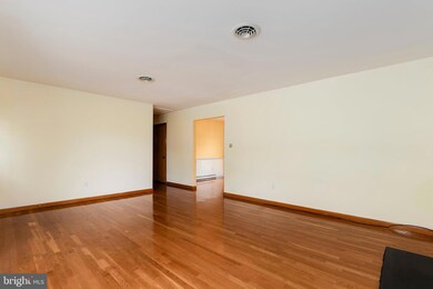 17930 Oak Ridge Dr, Hagerstown, MD 21740 - photo 7