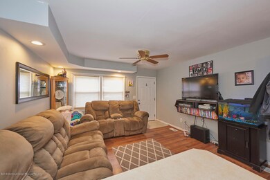 21 Jahn living room 3