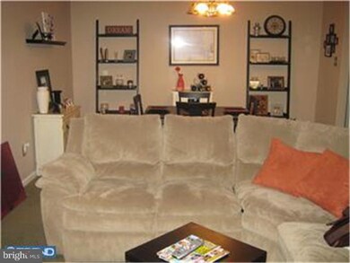 236 Colette Ct unit 1310, Levittown, PA 19057 - photo 2