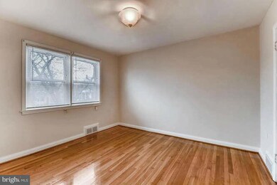 1402 Meridene Dr, Baltimore, MD 21239 - photo 6