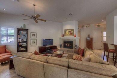 005_Living Room