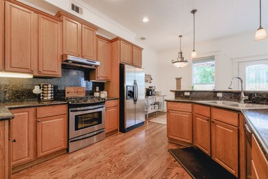 510 Vincent St, Houston, TX 77009 - photo 6