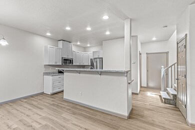 655 Shadow Way, Central Point, OR 97502 - photo 3