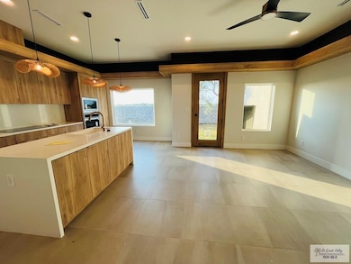 706 W Juniper Dr unit B, Harlingen, TX 78552 - photo 3