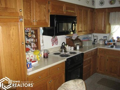 712 E Division St, Audubon, IA 50025 - photo 6