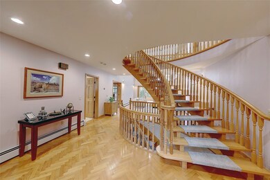 10 Maxcy Dr, Providence, RI 02906 - photo 4