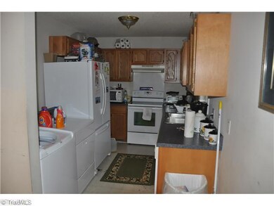 506 Meredith St, High Point, NC 27260 - photo 3