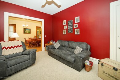 869 16th St-105