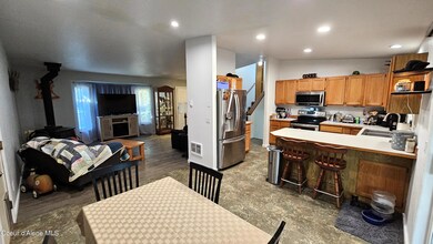 Kitchen / Living Room