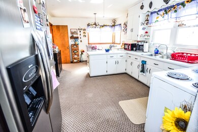 305 N Vine St, Wingate, IN 47994 - photo 7