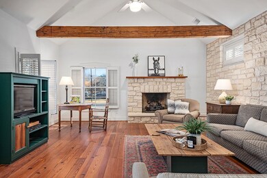 107 N Acorn St, Fredericksburg, TX 78624 - photo 6