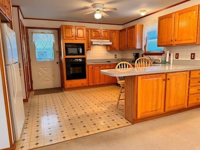 236 Oak Hill Ave, Littleton, NH 03561 - photo 3