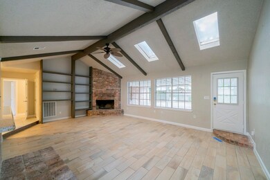 6431 Fairwood Dr, Houston, TX 77088 - photo 5