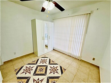 6405 Westward St unit 96, Houston, TX 77081 - photo 3