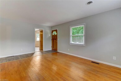 543 E Morehead St, Reidsville, NC 27320 - photo 7