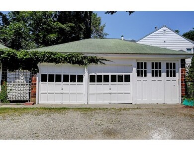 737 Riverside Dr, Lawrence, MA 01841 - photo 3