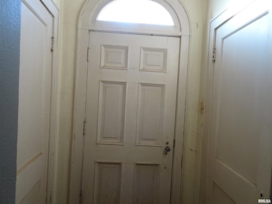 1515 Jersey Ridge Rd, Davenport, IA 52803 - photo 3