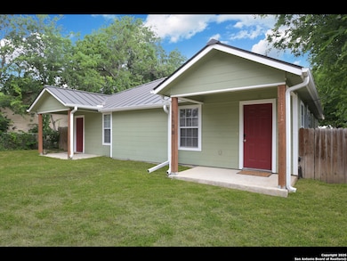1119 W Myrtle St unit B, San Antonio, TX 78201 - photo 2