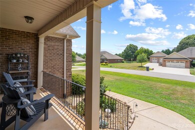 133 Mills Plantation Cir, Troutman, NC 28166 - photo 4