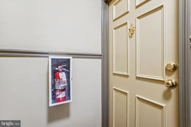 228 N Thomas St unit 4, Arlington, VA 22203 - photo 5