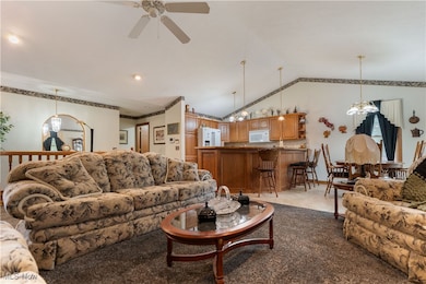 2806 Pin Oak St NE, Canton, OH 44704 - photo 6