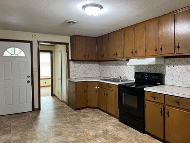 321 Main St unit 2, Indian Orchard, MA 01151 - photo 5