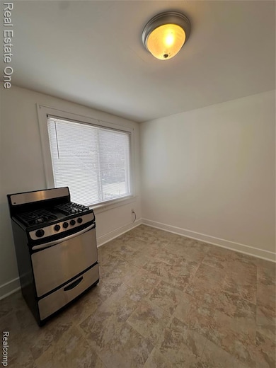 122 W Houstonia Ave, Royal Oak, MI 48073 - photo 6