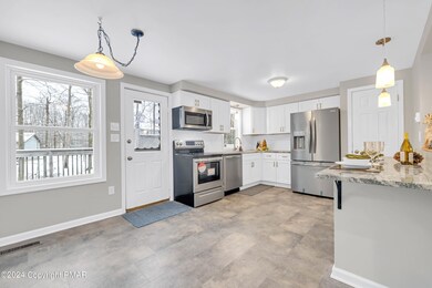 8879 Chipmunk Ln, Tobyhanna, PA 18466 - photo 5