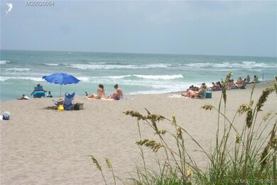 Nearby you've beautiful beaches 24/7, terrific boating & fishing, golf galore, quaint downtowns or the Treasure Coast Mall for shopping, tasty dining, entertainment, libraries, abundant parks.