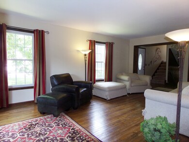 1048 Cardinal Ct, Batavia, IL 60510 - photo 3