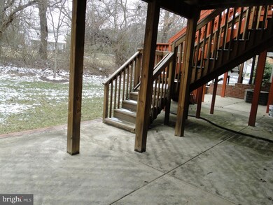 10409 Glen Spring Ln, Bowie, MD 20720 - photo 5