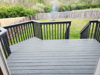 4498 Trickle Creek Ln, Columbus, OH 43228 - photo 2