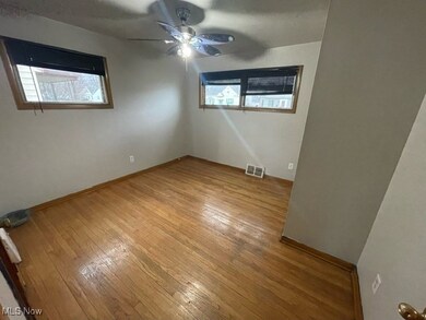 15920 Pike Blvd, Brook Park, OH 44142 - photo 4