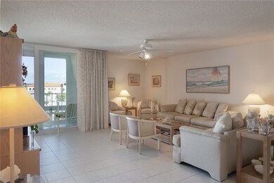 Great layout for entertaining!