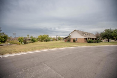 4 Quail Run St, Gainesville, TX 76240 - photo 2